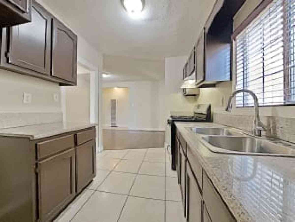 BEAUTIFUL SINGLE FAMILY HOME FOR RENT - Los Angeles, California - FleaMarketBay