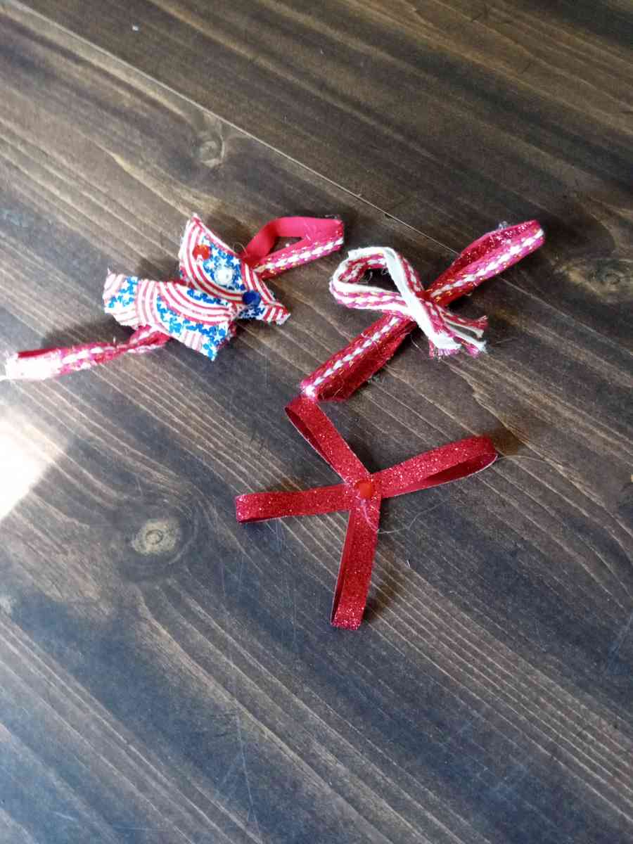 ribbon and fabric and leather hair or gift bows - Tahlequah, Oklahoma - FleaMarketBay