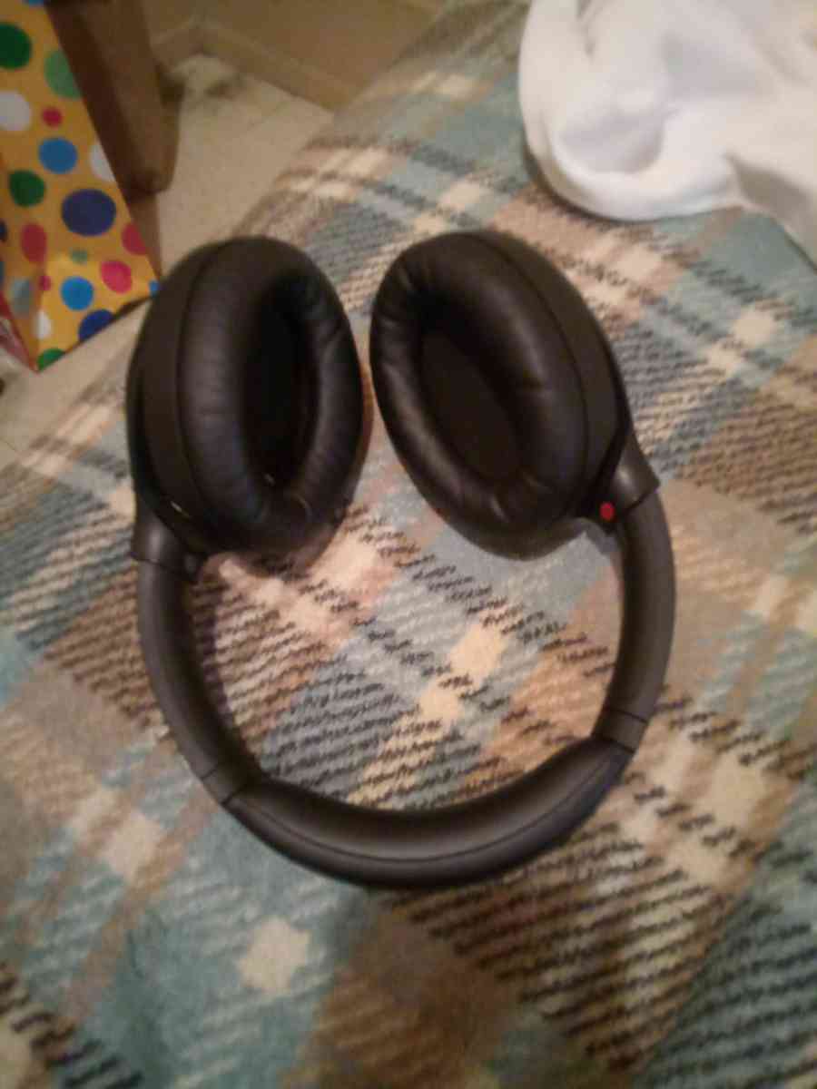 Bluetooth headphones - Detroit, Michigan - FleaMarketBay