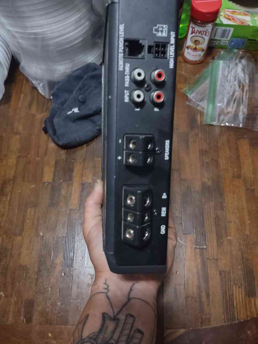 alpine competition sub in box fosgate amp - Fort Worth, Texas - FleaMarketBay