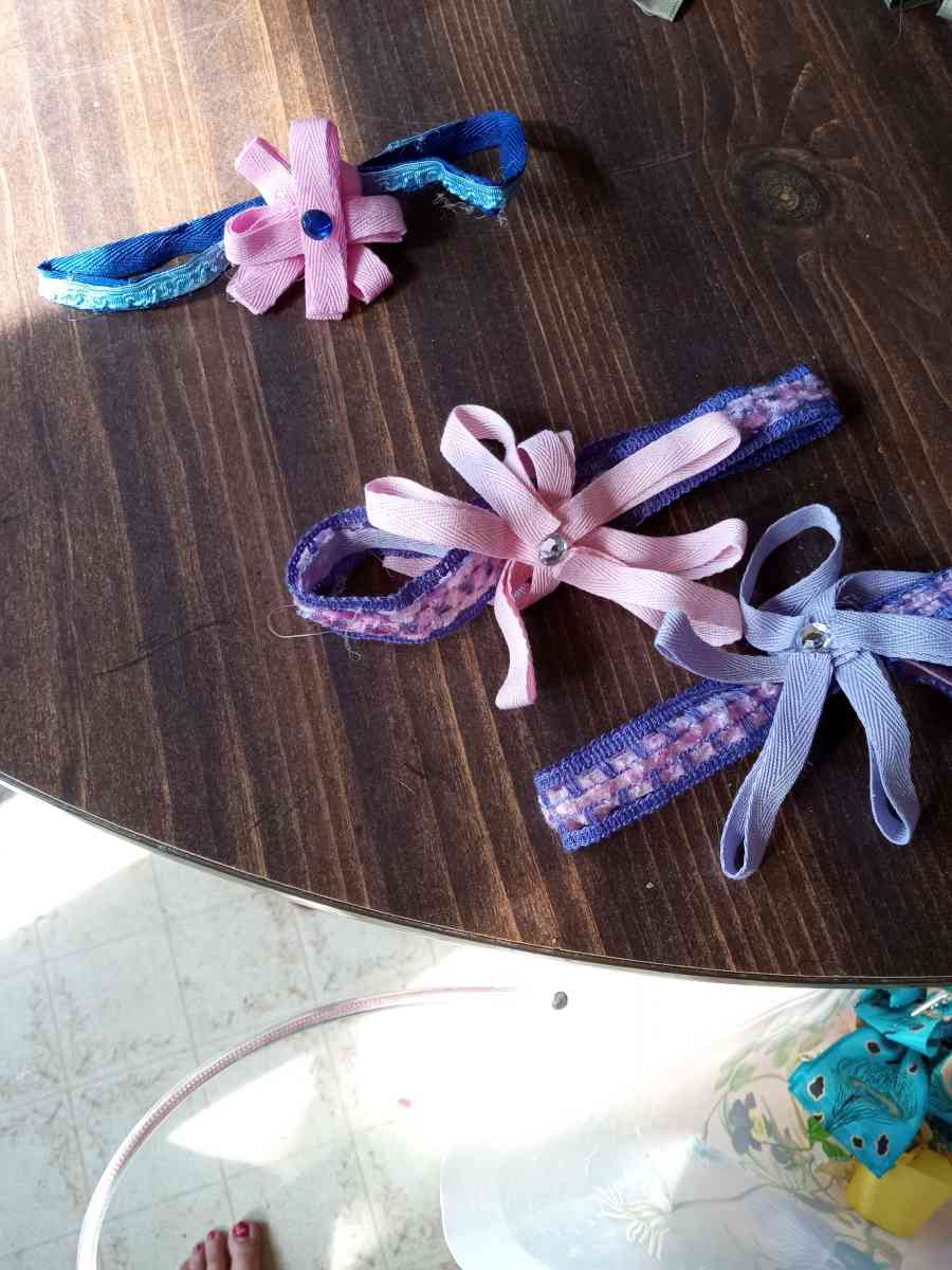 ribbon and fabric and leather hair or gifts bows - Tahlequah, Oklahoma - FleaMarketBay