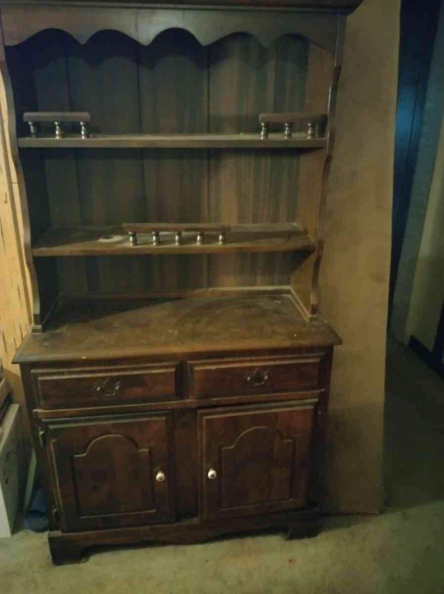 2 piece hutch Brown color - Ashland, Pennsylvania
