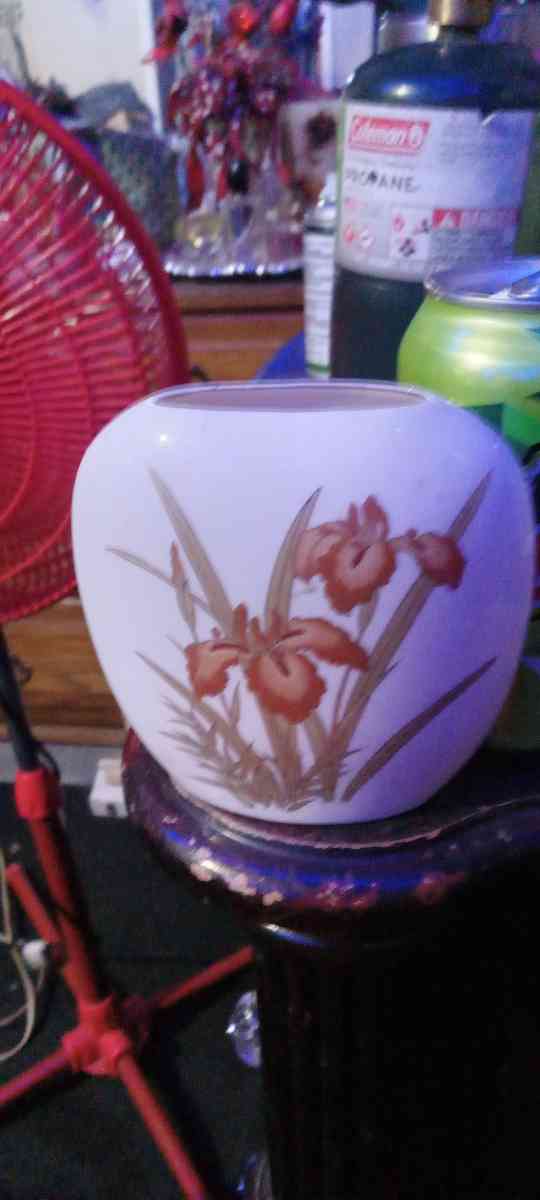 Japanese vase - Long Beach, Mississippi