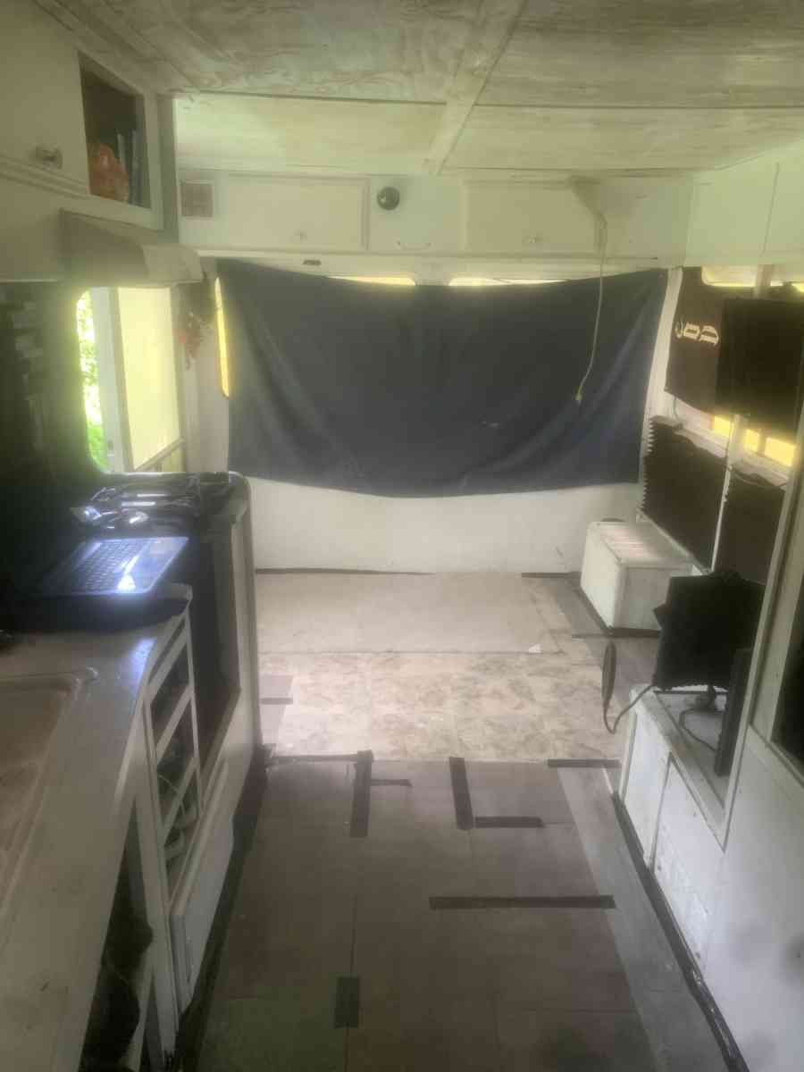 25ft 5th wheeler - Titusville, Florida - FleaMarketBay