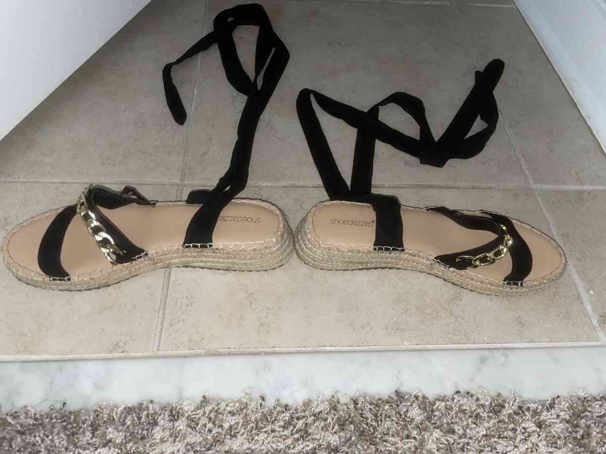 Sandals - Woodbridge, Virginia - FleaMarketBay