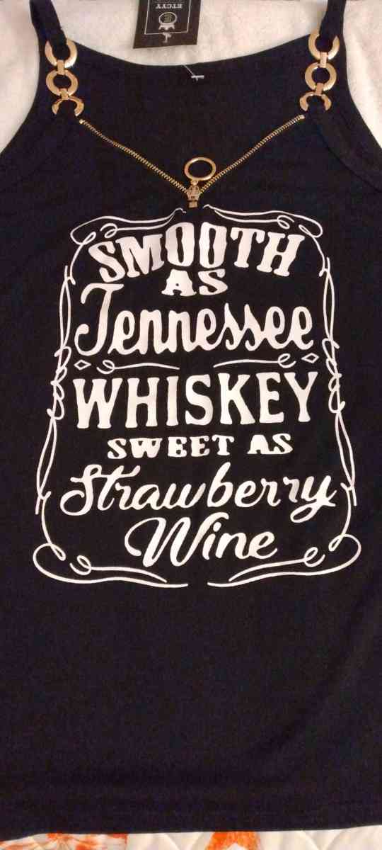 woman tank top - Virginia Beach, Virginia - FleaMarketBay