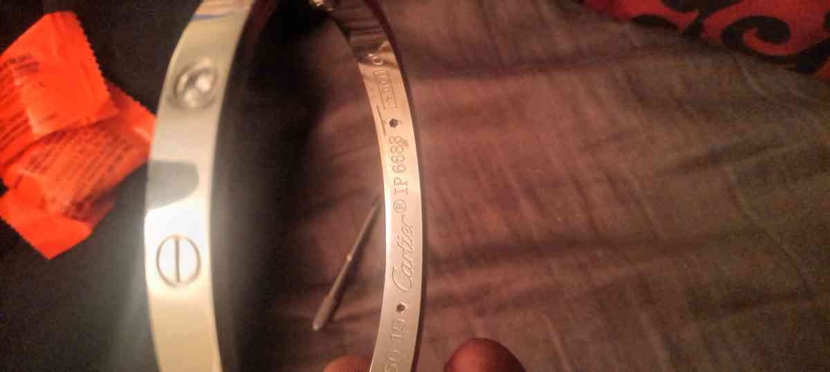 cartier love bracelet ip6688 750 19 - Albertville, Alabama