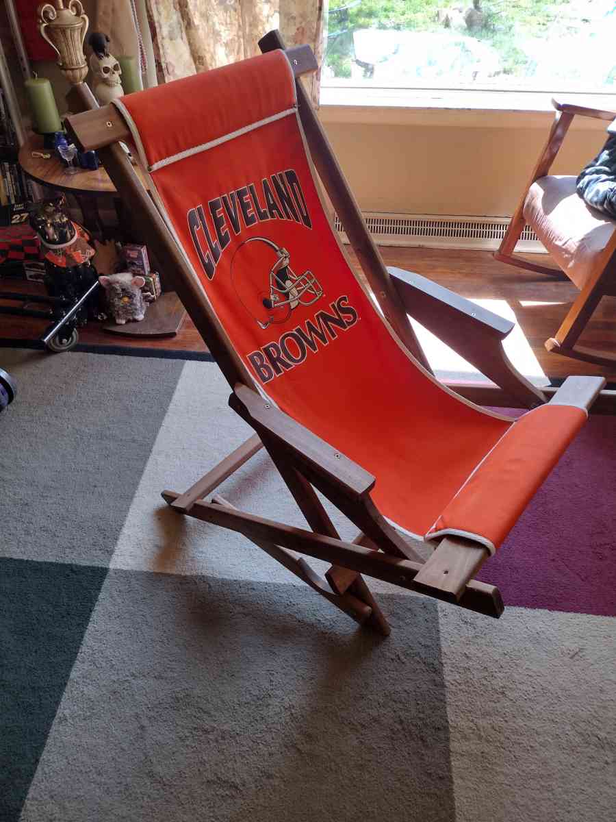 Cleveland browns chair - Mansfield, Ohio - FleaMarketBay