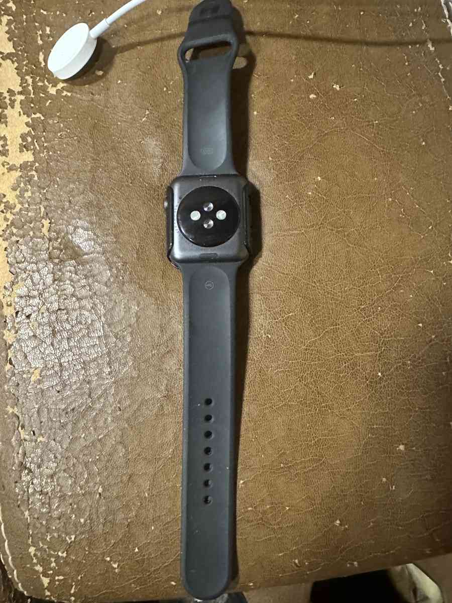 Apple Watch Series 3 - Bulverde, Texas - FleaMarketBay