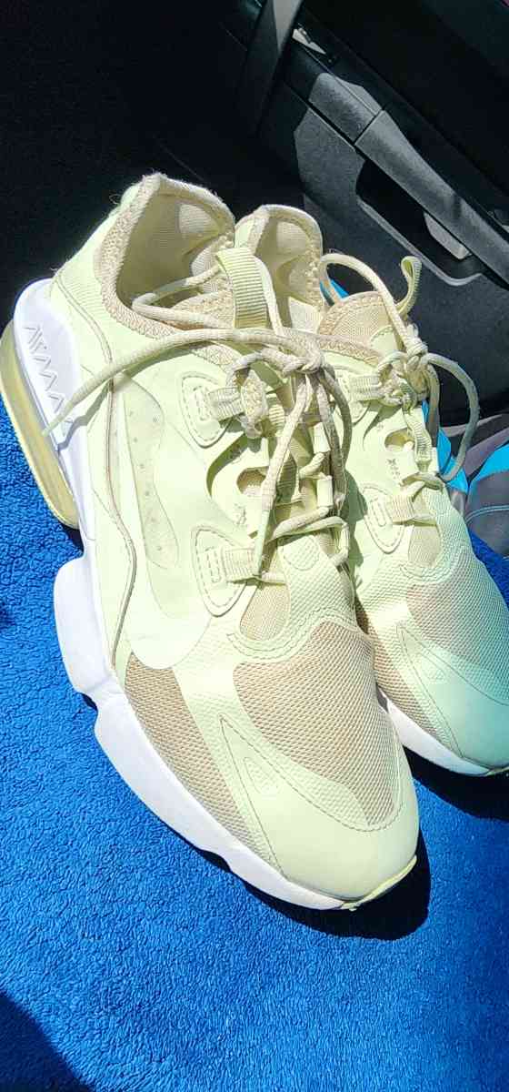 KIKE AIRMAX for Women size 9us - Houston, Texas - FleaMarketBay