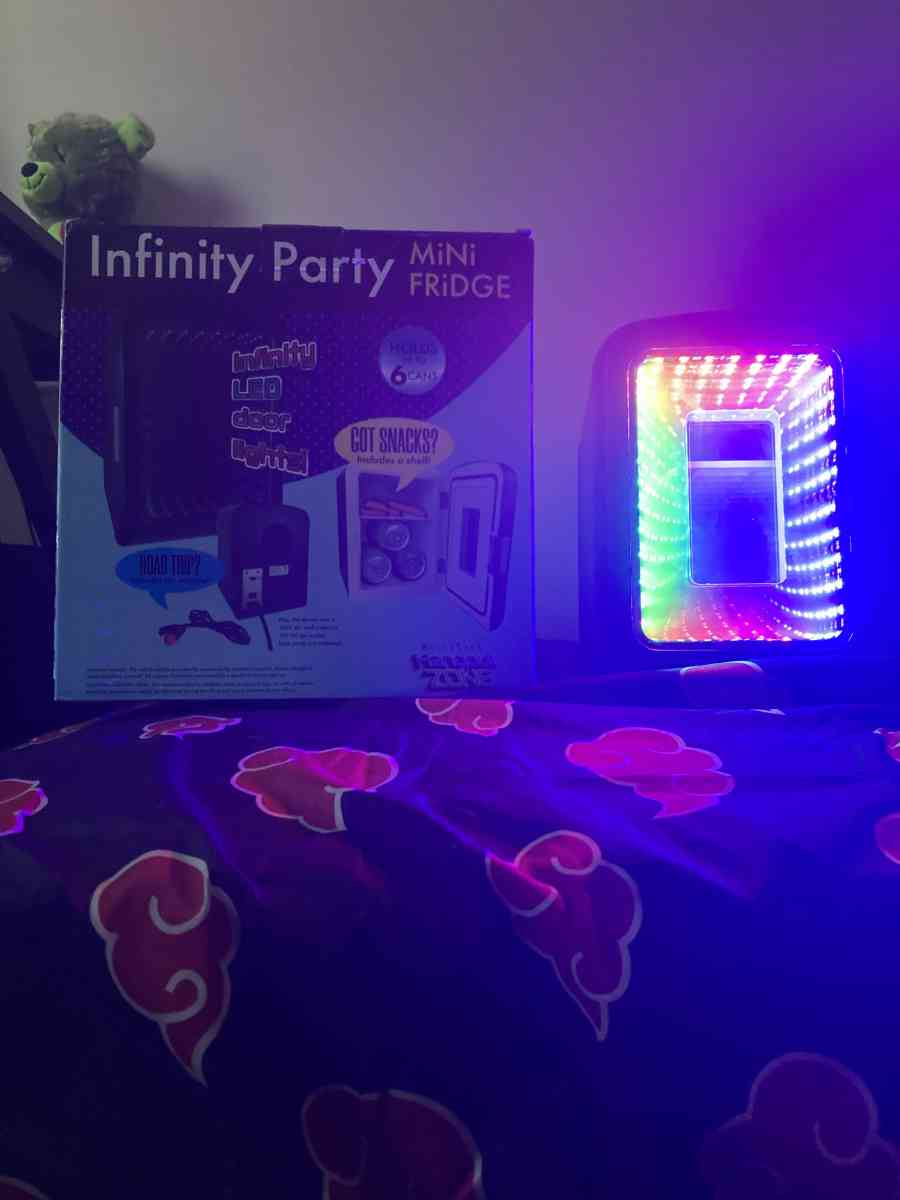 Mini refrigerator - Spartanburg, South Carolina