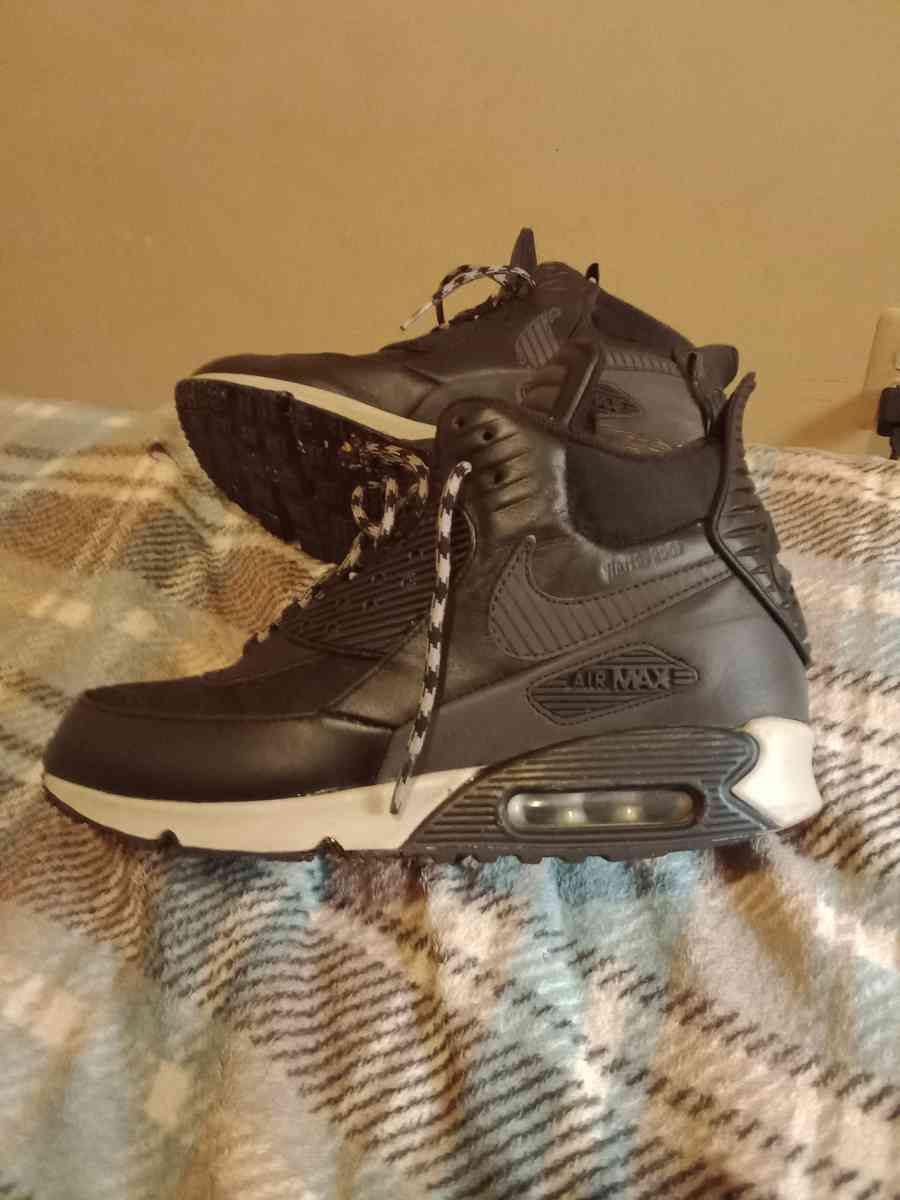 Air max 90 sneakers boots size 9 - Detroit, Michigan