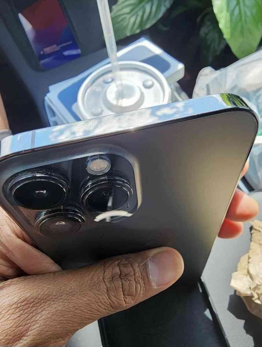 iPhone 14 pro max - Mansfield, Texas - FleaMarketBay