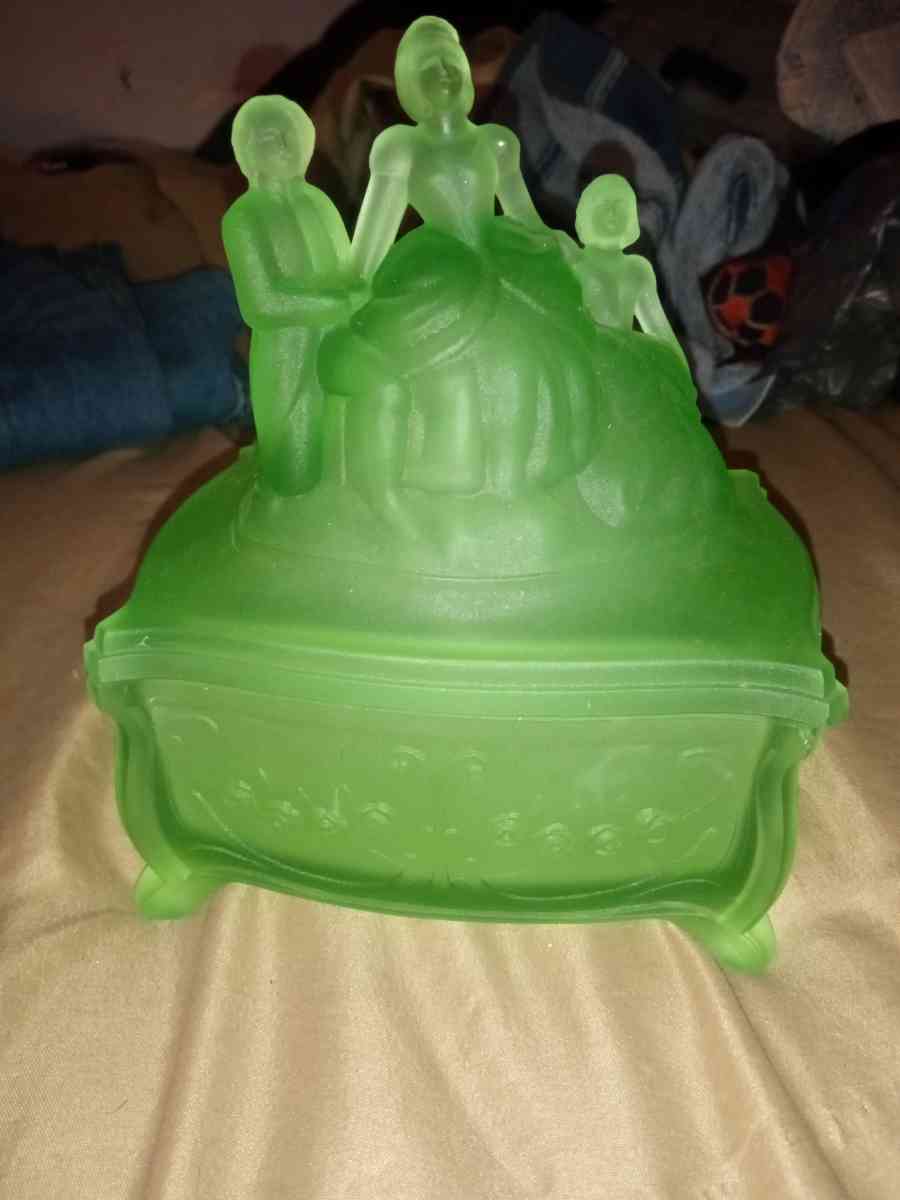 new Martinsville Martha Washington green glass powder jar - Roanoke, Virginia