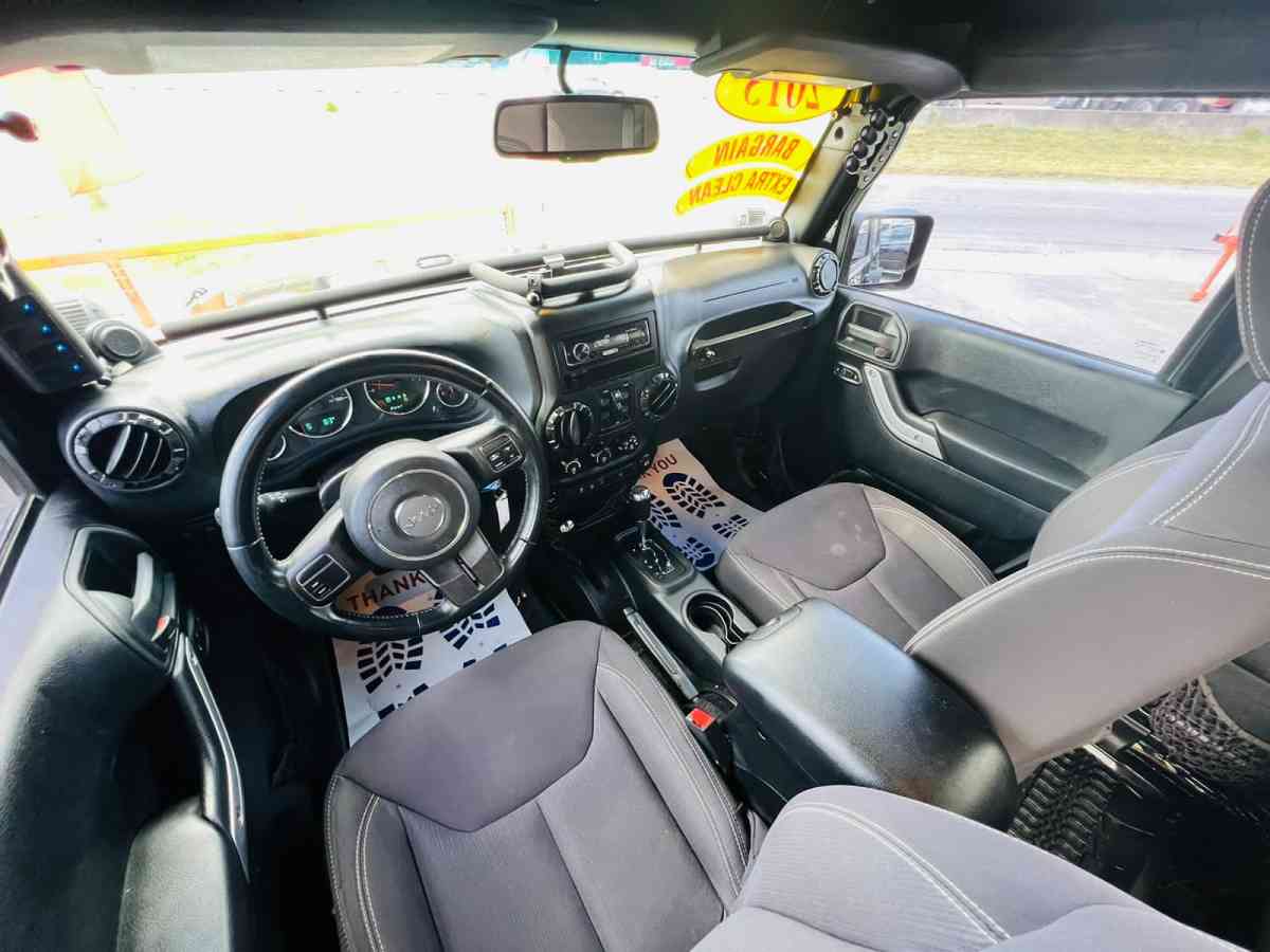 2013 Jeep Wrangler Unlimited 95k millas - Big Spring, Texas - FleaMarketBay