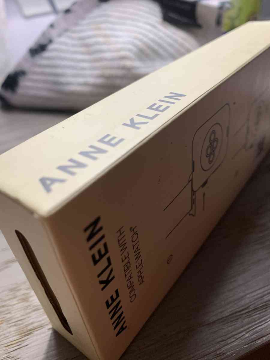 Anne Klein Apple Watch accessories - Lake Grove, New York - FleaMarketBay