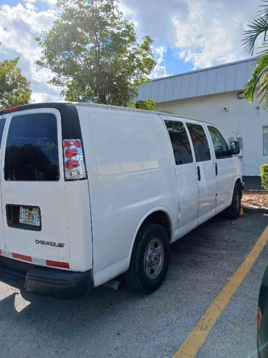 2006 Chevy Express van - Miami, Florida