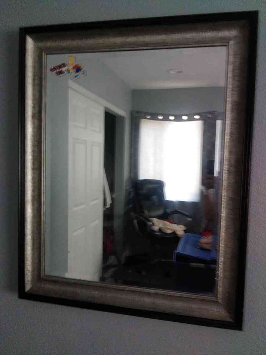 its a beautiful mirror its well taking care of I no longe it - Rancho Cucamonga, California - FleaMarketBay