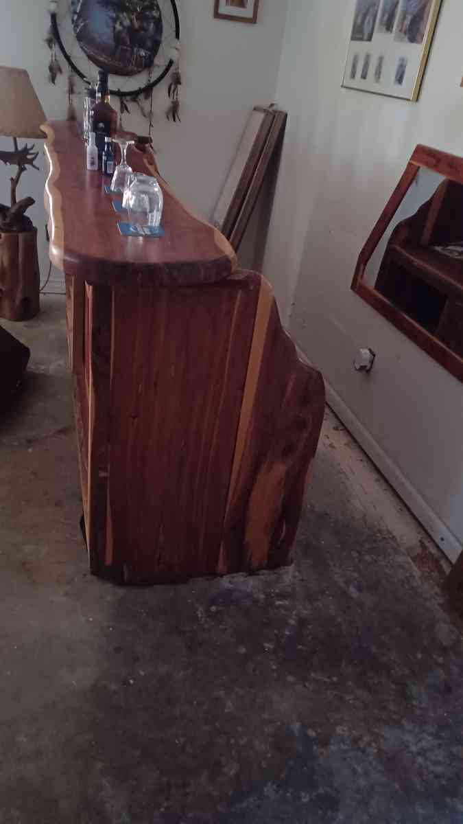 Homade cedar bar - Highlands, Texas - FleaMarketBay