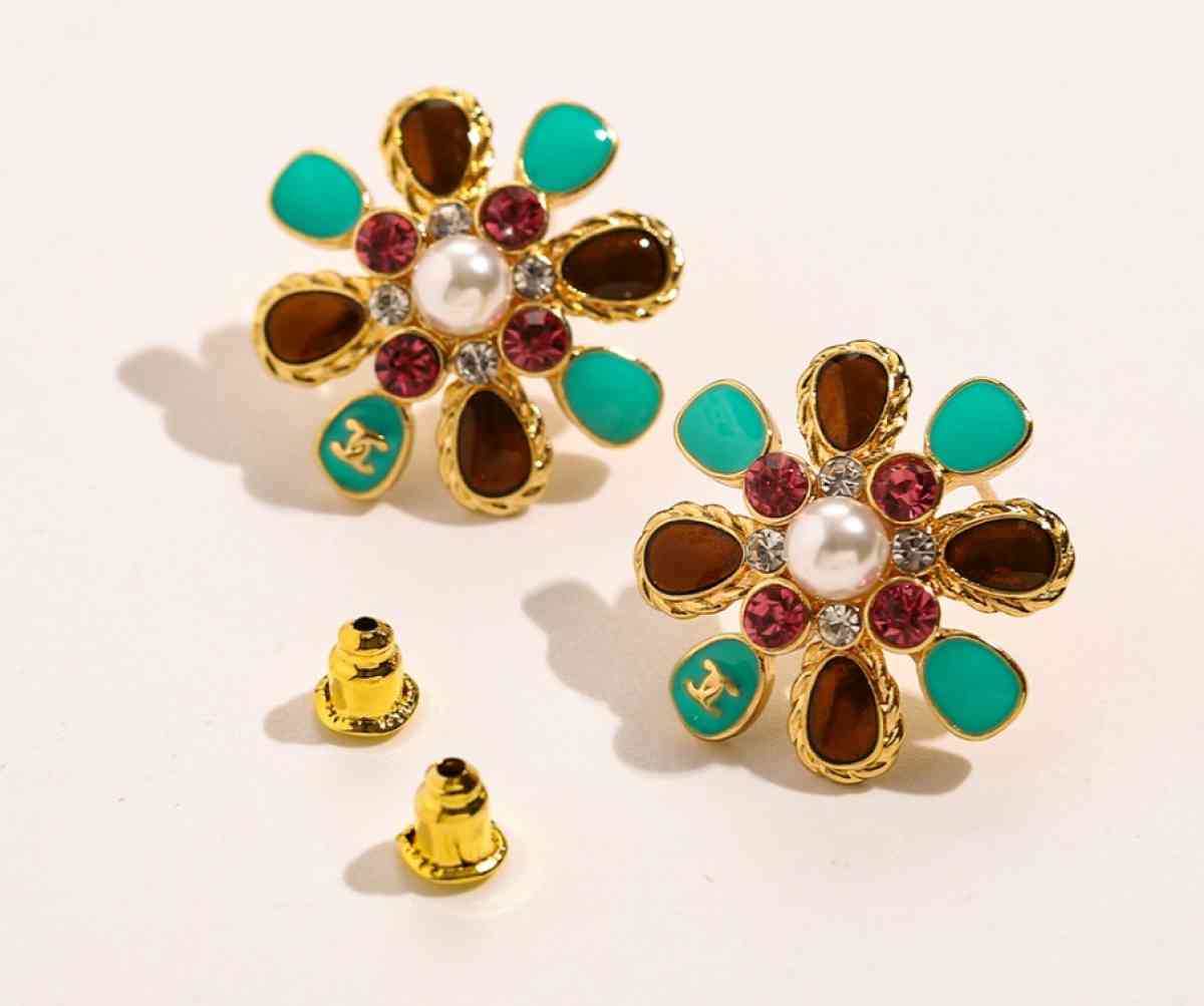 earings - Mission Viejo, California - FleaMarketBay