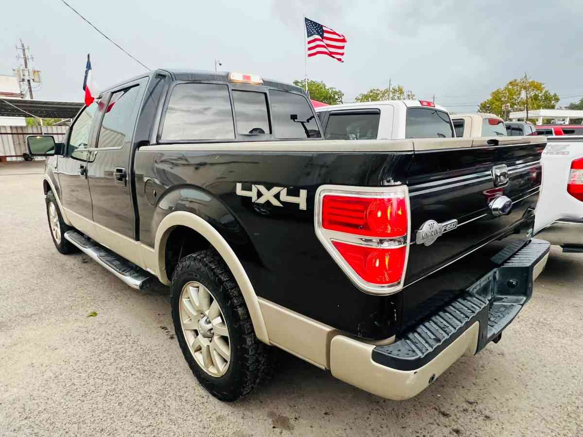 2010 Ford F150 King Ranch 4x4 180k millas 2000 Down - Bellville, Texas - FleaMarketBay