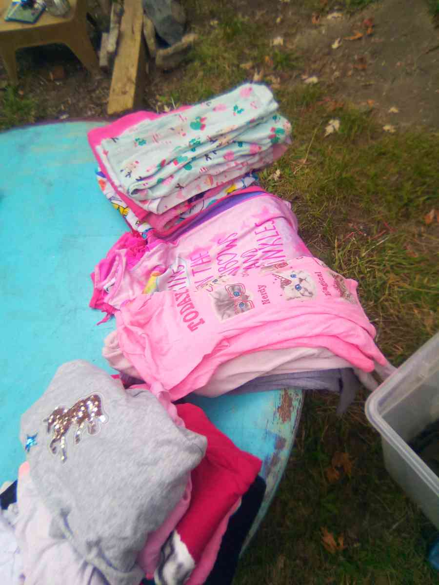 girls clothes - Flint, Michigan - FleaMarketBay