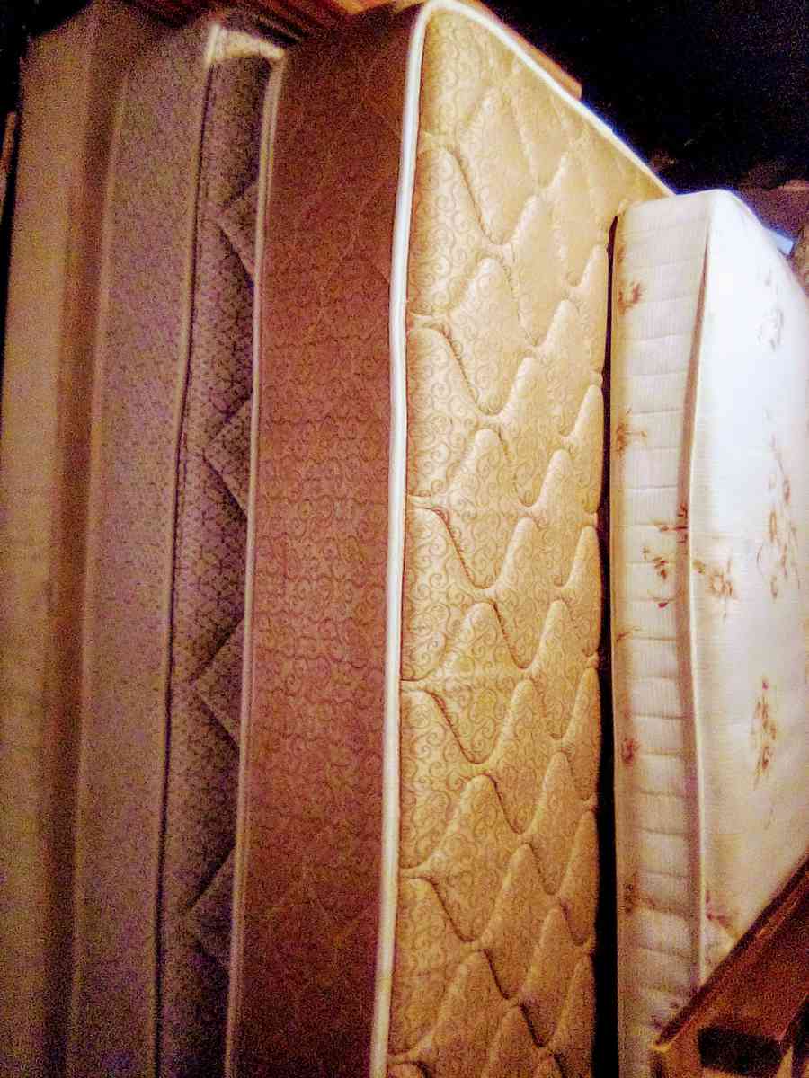 mattreses ALL sizes excellent condition - Yakima, Washington - FleaMarketBay