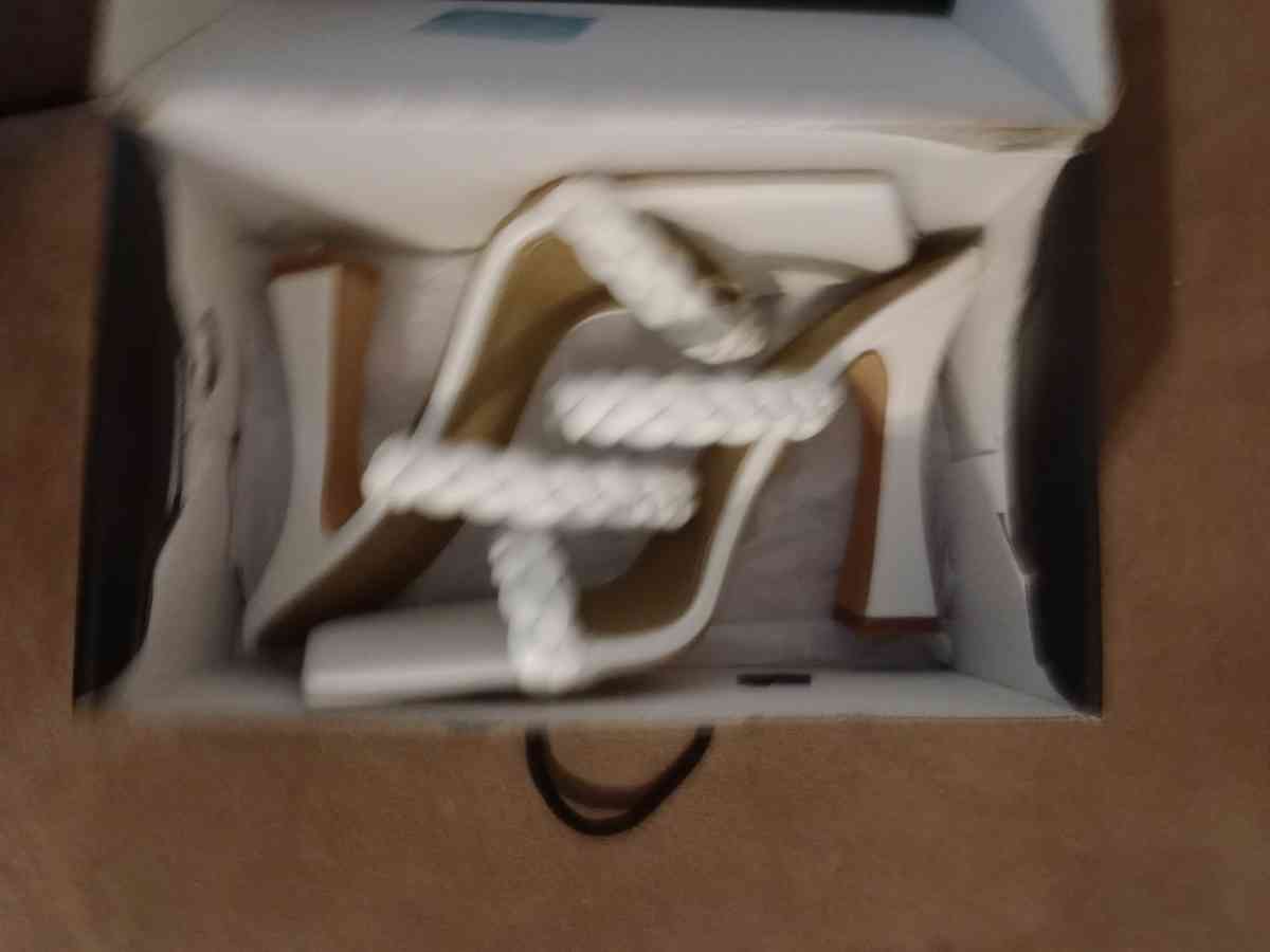 wish and waiting heels - Hampton, Virginia - FleaMarketBay