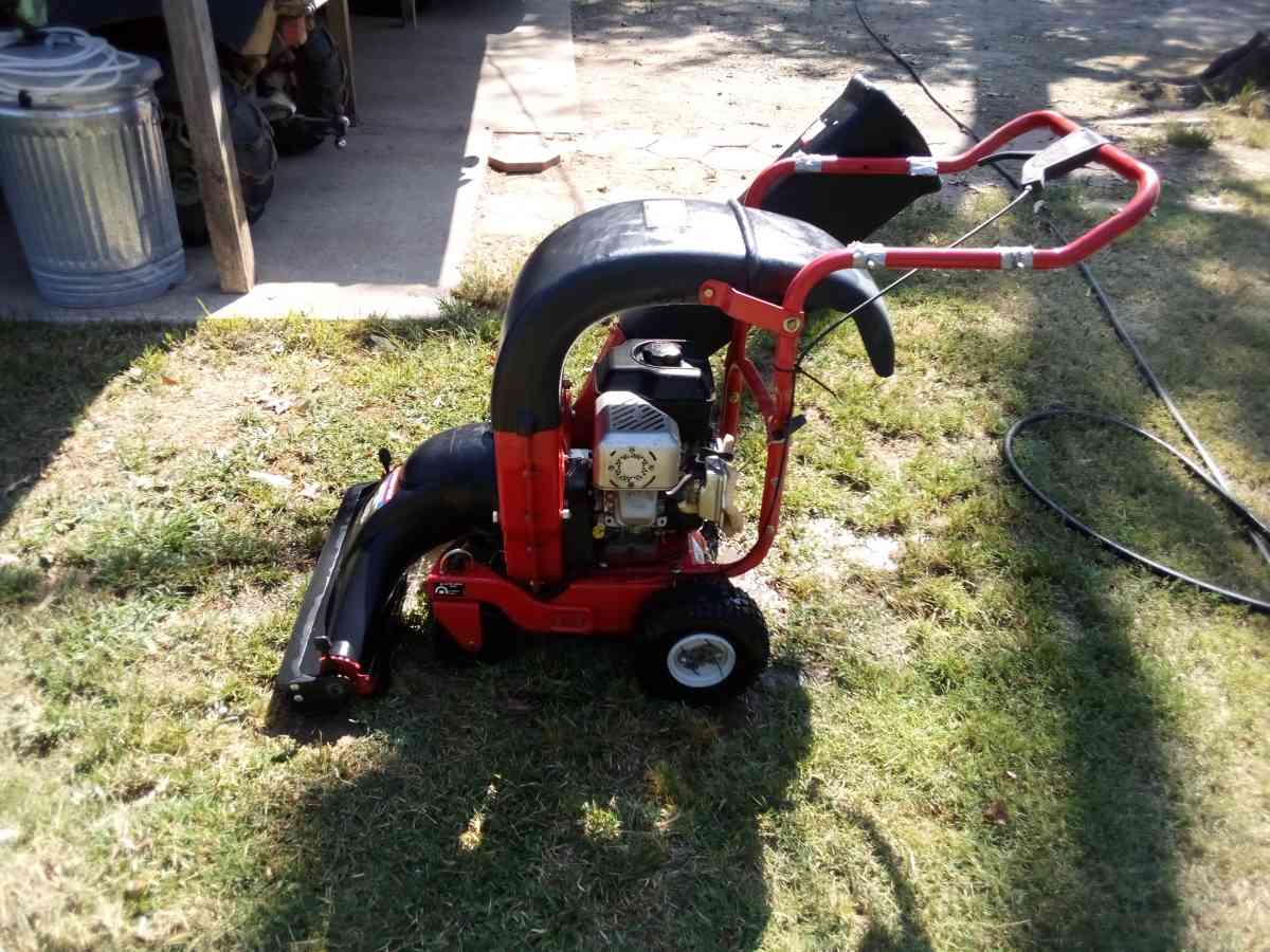 troy bilt 3 in 1 vacuum chipper and shreddar - Henderson, Texas - FleaMarketBay