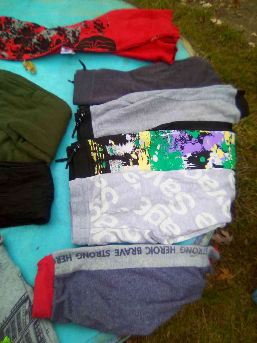 Boy clothes - Flint, Michigan - FleaMarketBay