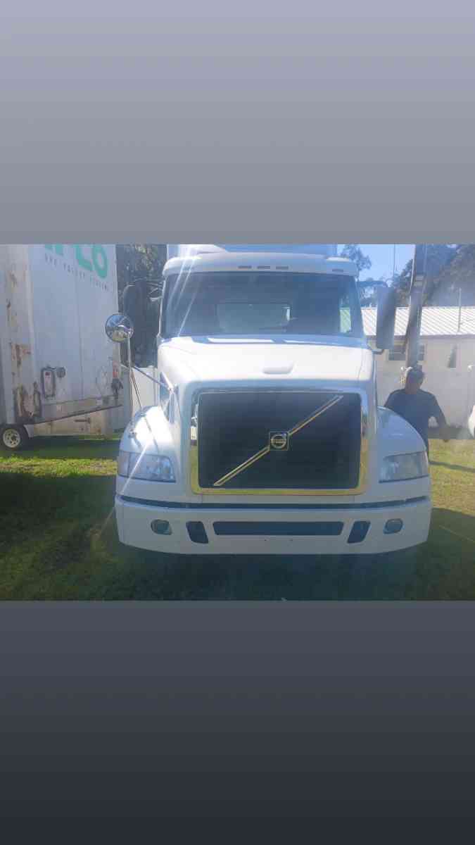 volvo 2014 - Tampa, Florida - FleaMarketBay