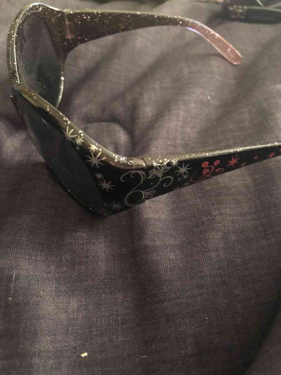 cute sun glasses - Alicia, Arkansas