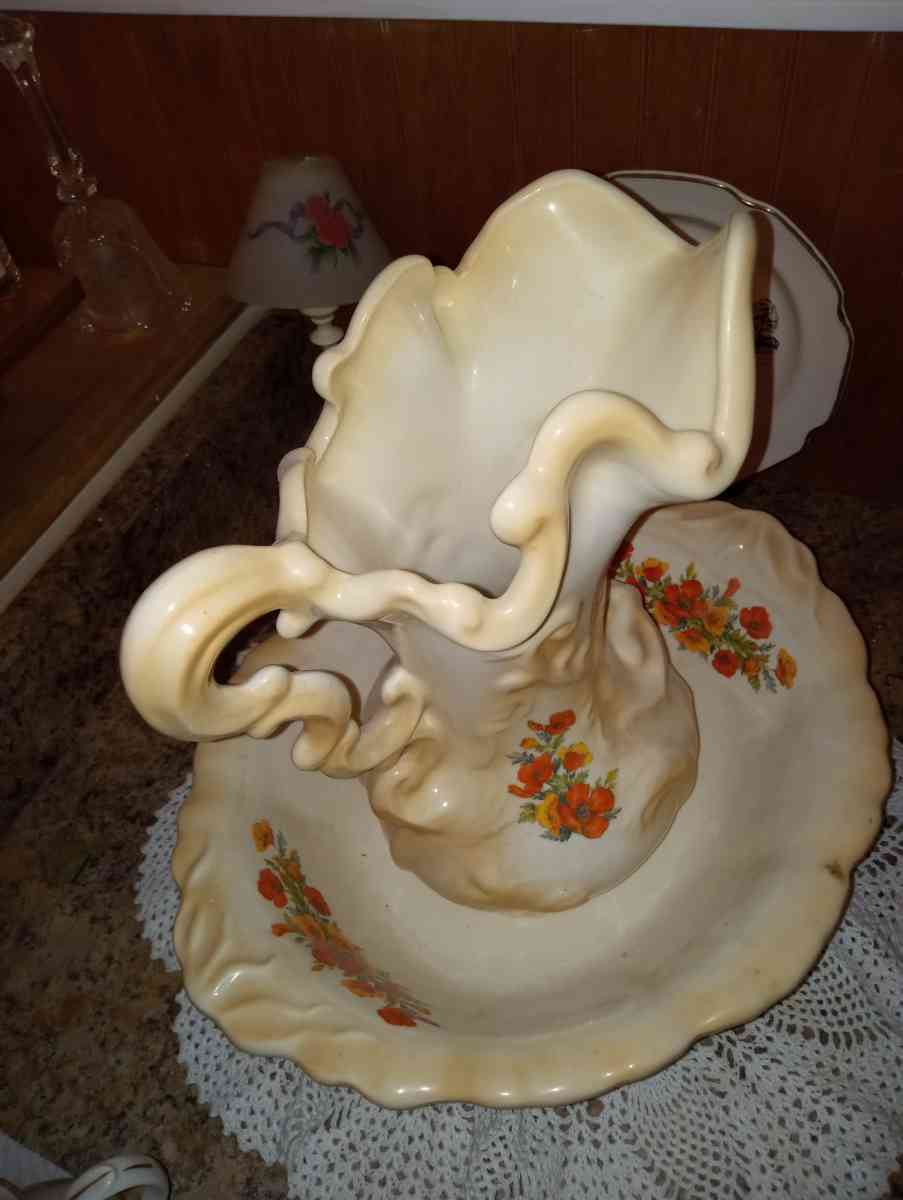 vintage arnels elegant floral wash Base - Saint Robert, Missouri - FleaMarketBay