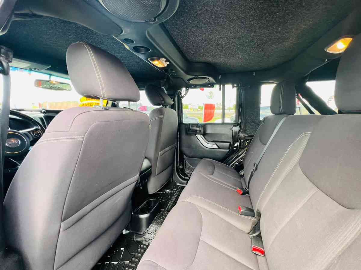 2013 Jeep Wrangler Unlimited 95k millas - Big Spring, Texas - FleaMarketBay