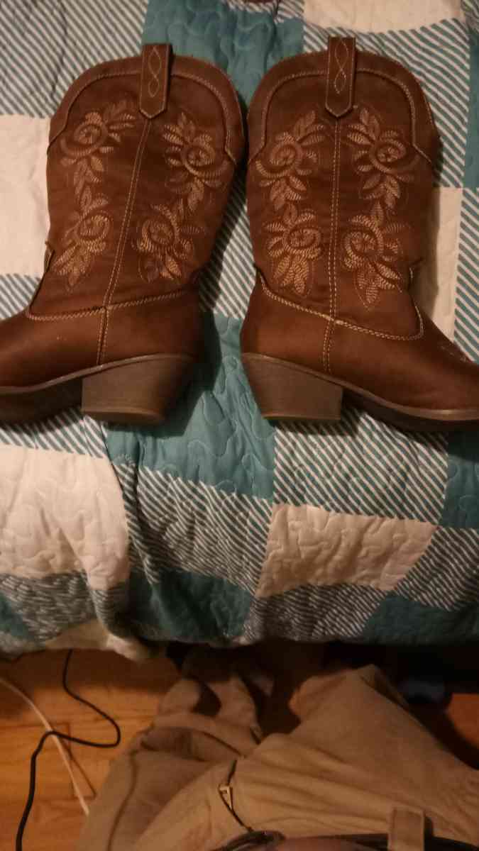 womans boots new - Salisbury, North Carolina - FleaMarketBay