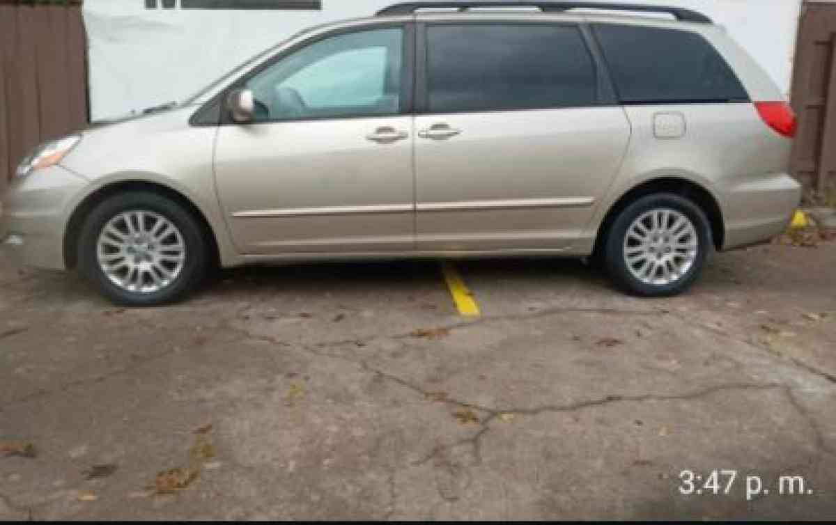 2010 Toyota Sienna CE FWD 7 Passenger 100 k millas - Spring, Texas - FleaMarketBay