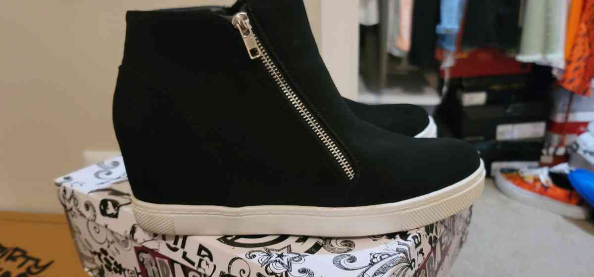 Womens causal Boots - Pensacola, Florida