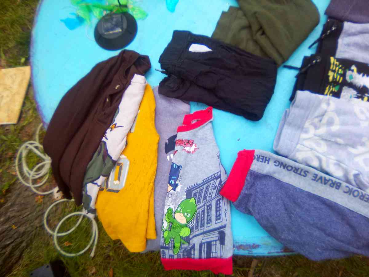 Boy clothes - Flint, Michigan - FleaMarketBay