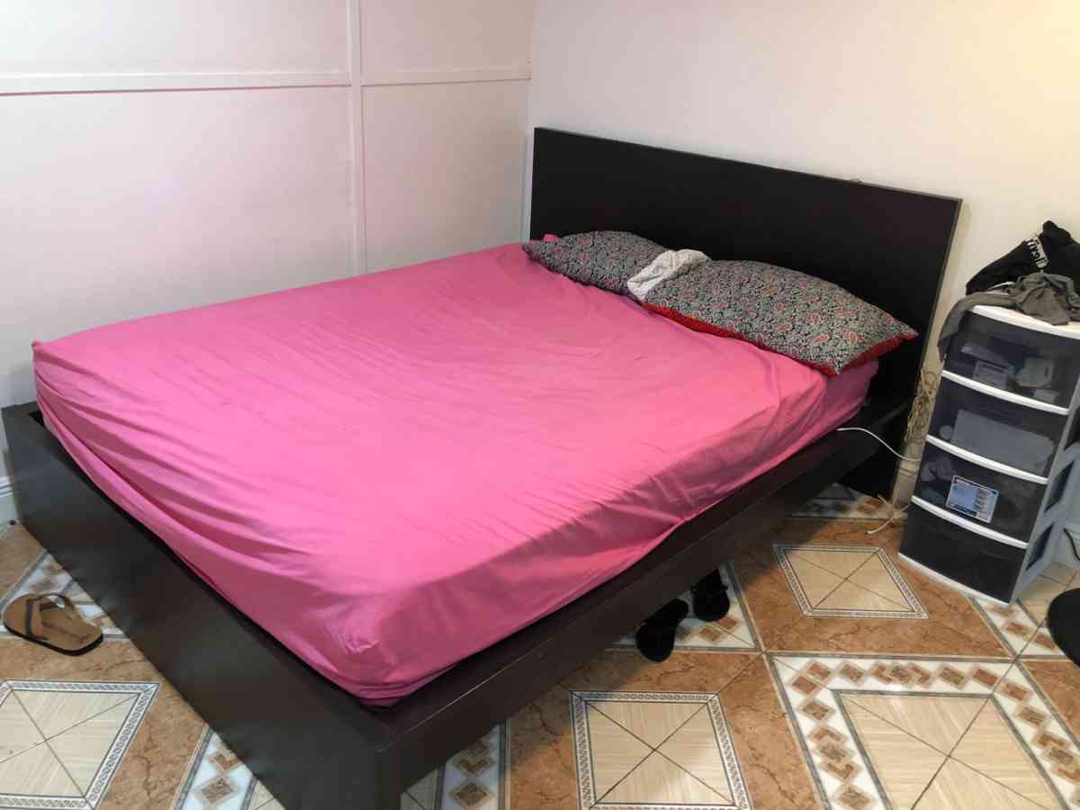 cama grande con corchon - Miami, Florida - FleaMarketBay