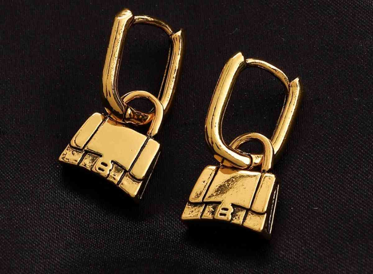 earings - Mission Viejo, California - FleaMarketBay