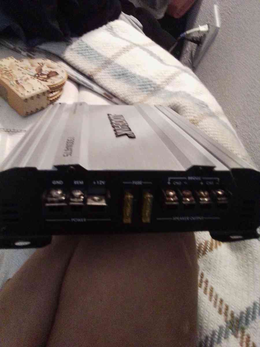 audiomax 1500 watt amp - Hudson, Florida - FleaMarketBay