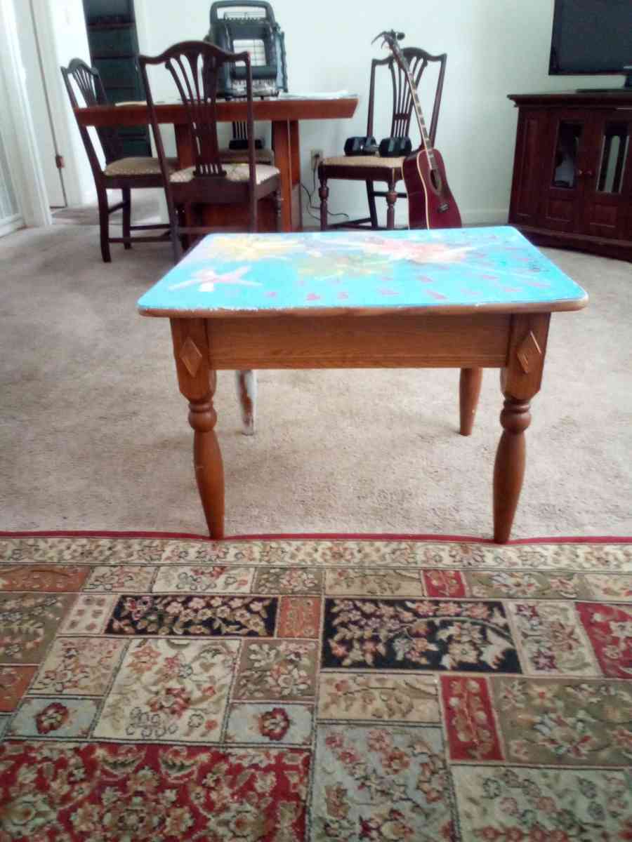 pretty table for the kids 3ft high 3 by 3 top
