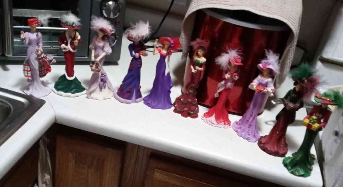 10 COLLECTOR  VINTAGE FIGURES PAID ALOT FOR THEM - Kokomo, Indiana