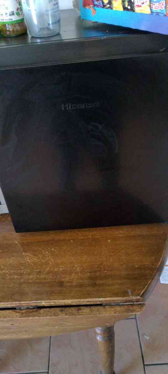 mini refrigerator brand new never used - Barstow, California - FleaMarketBay