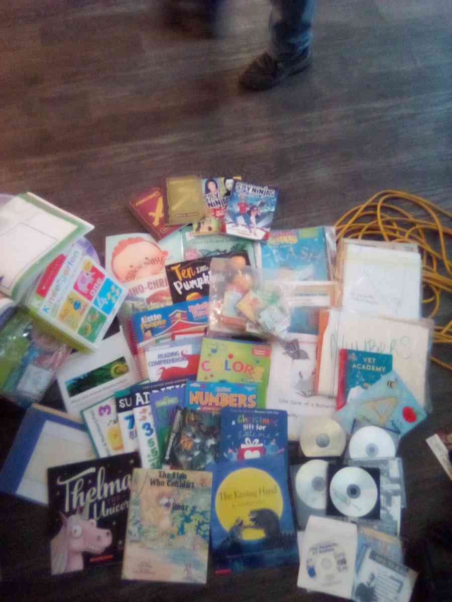 everythingsl learning thay little one - Las Vegas, Nevada - FleaMarketBay