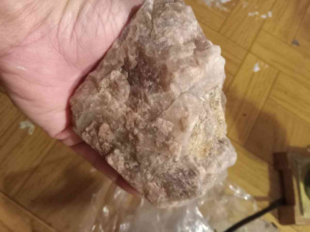 Quartz Mineral rock and crystals - Mansfield, Louisiana - FleaMarketBay
