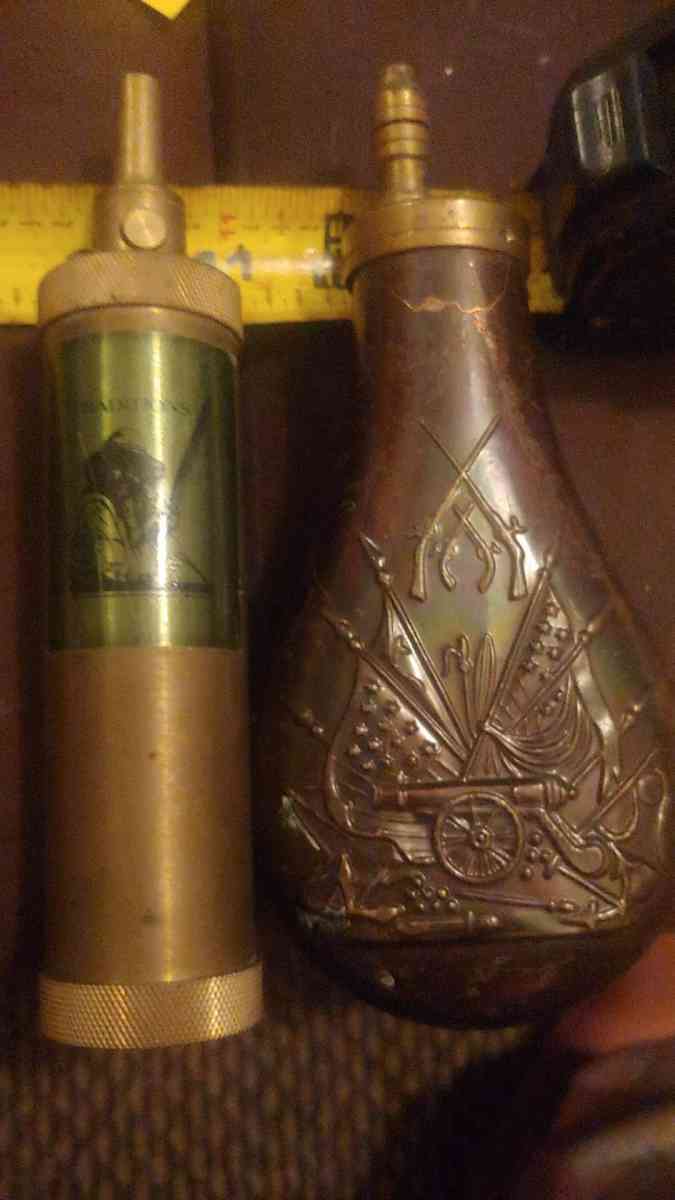 2 war era gun flasks black powder hornes - Gaylesville, Alabama