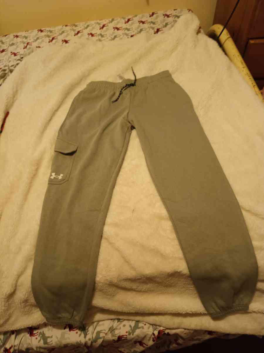 under armor Jr sweatpants for young men - Pocatello, Idaho - FleaMarketBay