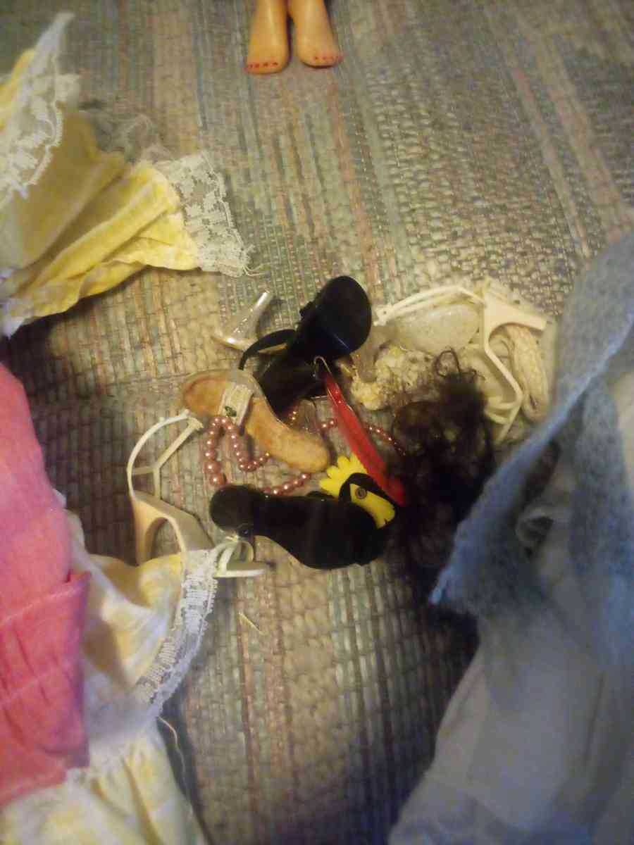 baby doll with lots of clothes and shoes - Springfield, Illinois - FleaMarketBay