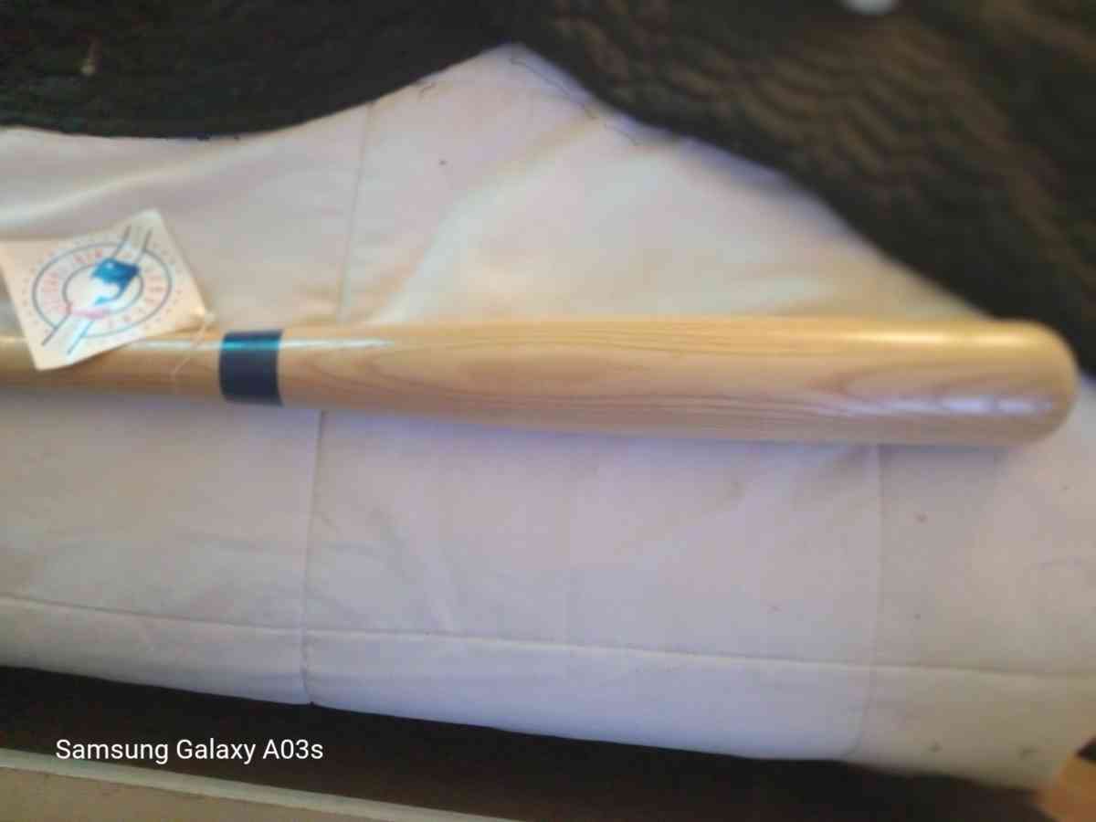 1 of 96 Atlanta Braves 1996 championship wooden baseball bat - Indianapolis, Indiana - FleaMarketBay